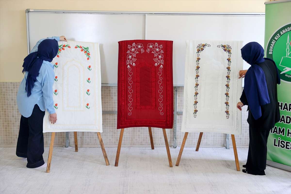 Konya’da İHL öğrencilerinin işledikleri seccadeler Gazze için umut olacak 1